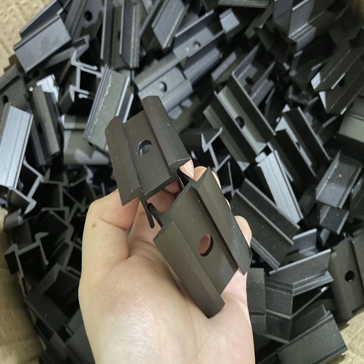 Ntawv pov thawj zoo: Grengy Mid thiab Kawg Clamp