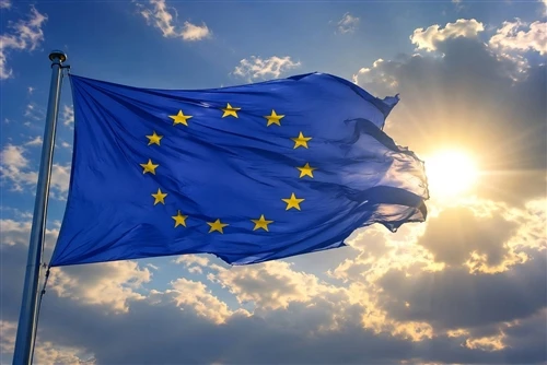 EU Allocates € 5 billion nyob rau hauv Guarantees los txhawb 15 GW Ntawm Rene...