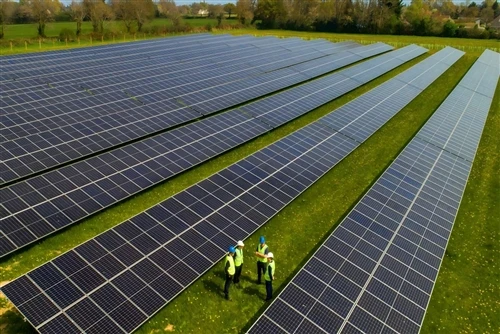 Ireland cia siab tias yuav dhau 3.3 GW ntawm Kev Txuas Hnub Ci Lub Peev Xwm L...